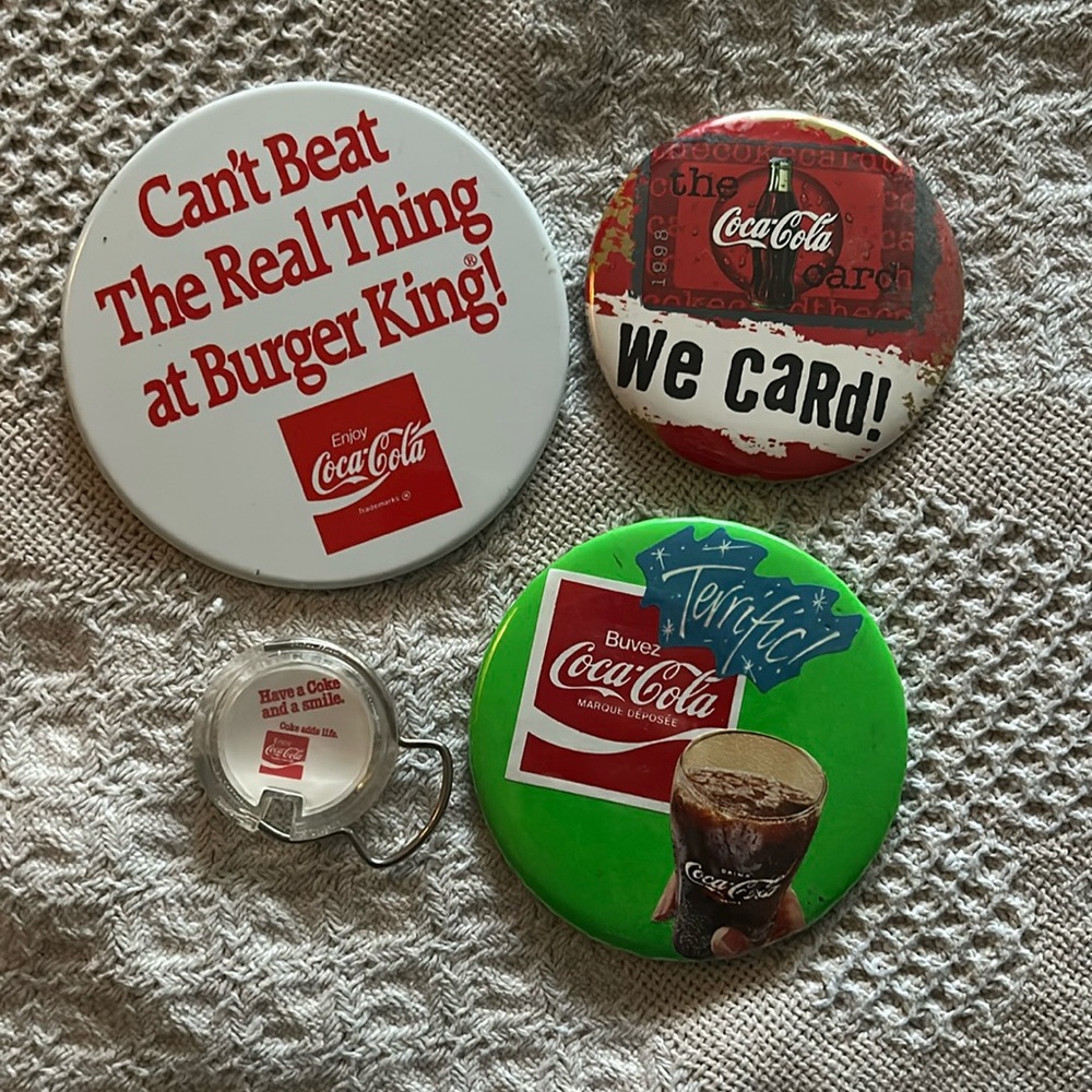 Collectible Pins, keychain, Coca-Cola